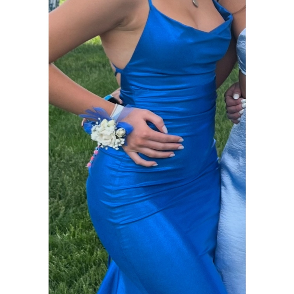 Elegant Blue prom dress